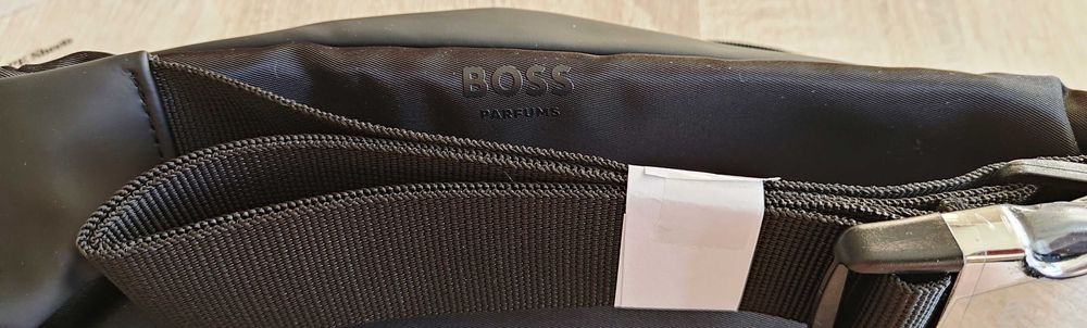 Nowa czarna nerka Hugo Boss Boss Parfums