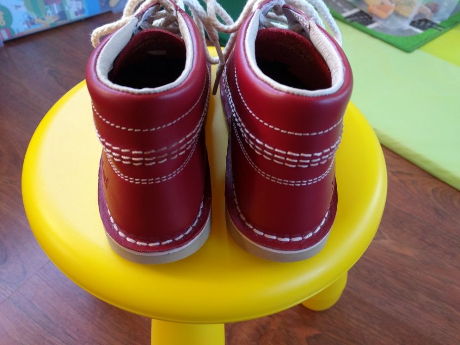 Botas Kickers novas menino n 35