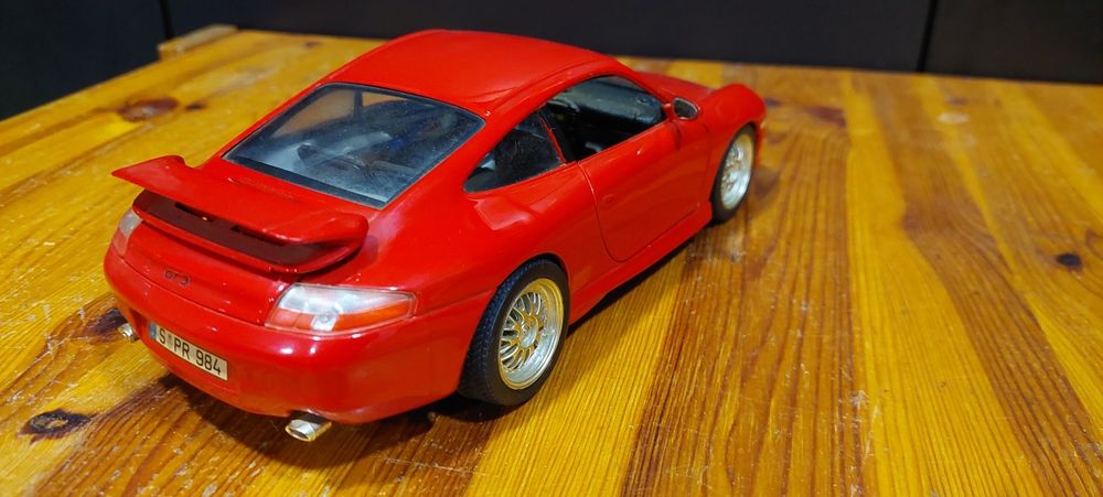 Model 1:18 Porsche Carrera 911 GT3 Bburago