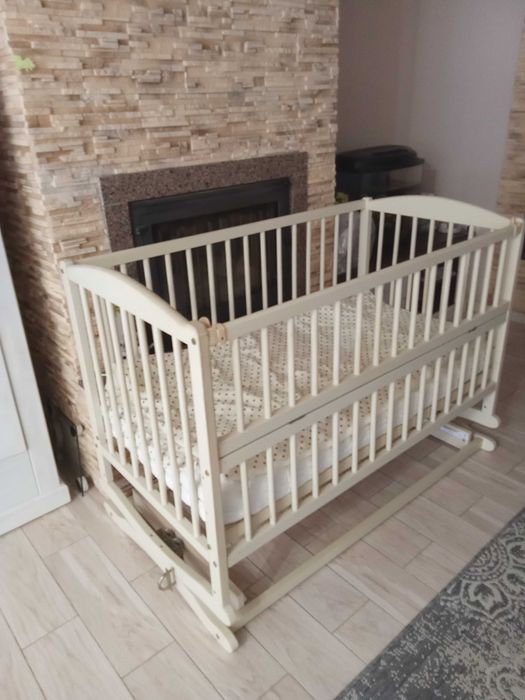 Ліжечко колиска для дитини