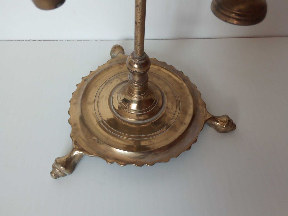 Lamparina de azeite, em latão, usada