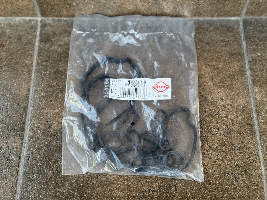 Комплект прокладок крышки. ELRING 249.750 Bmw