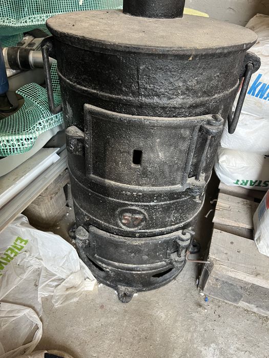 Продам буржуйку чугунную СССР.