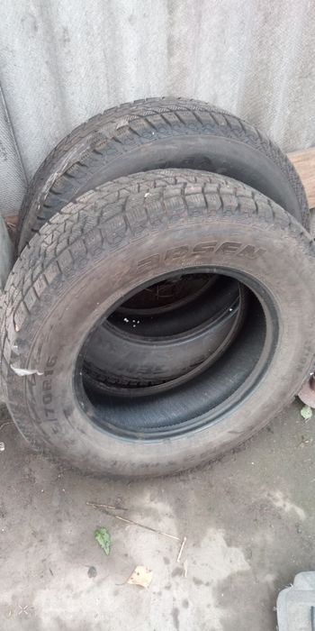 Продам зимнюю резину р 16 ціна за пару