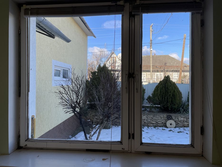 Окно с поддоконником 136/166