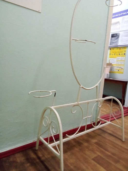 Підставка під вазони