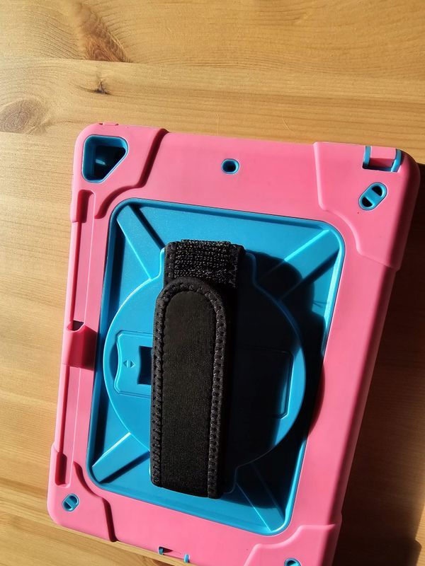 Etui Obudowa Case na Tablet iPad 6/5/Air 2/Pro 9.7" z Paskiem Pancerny