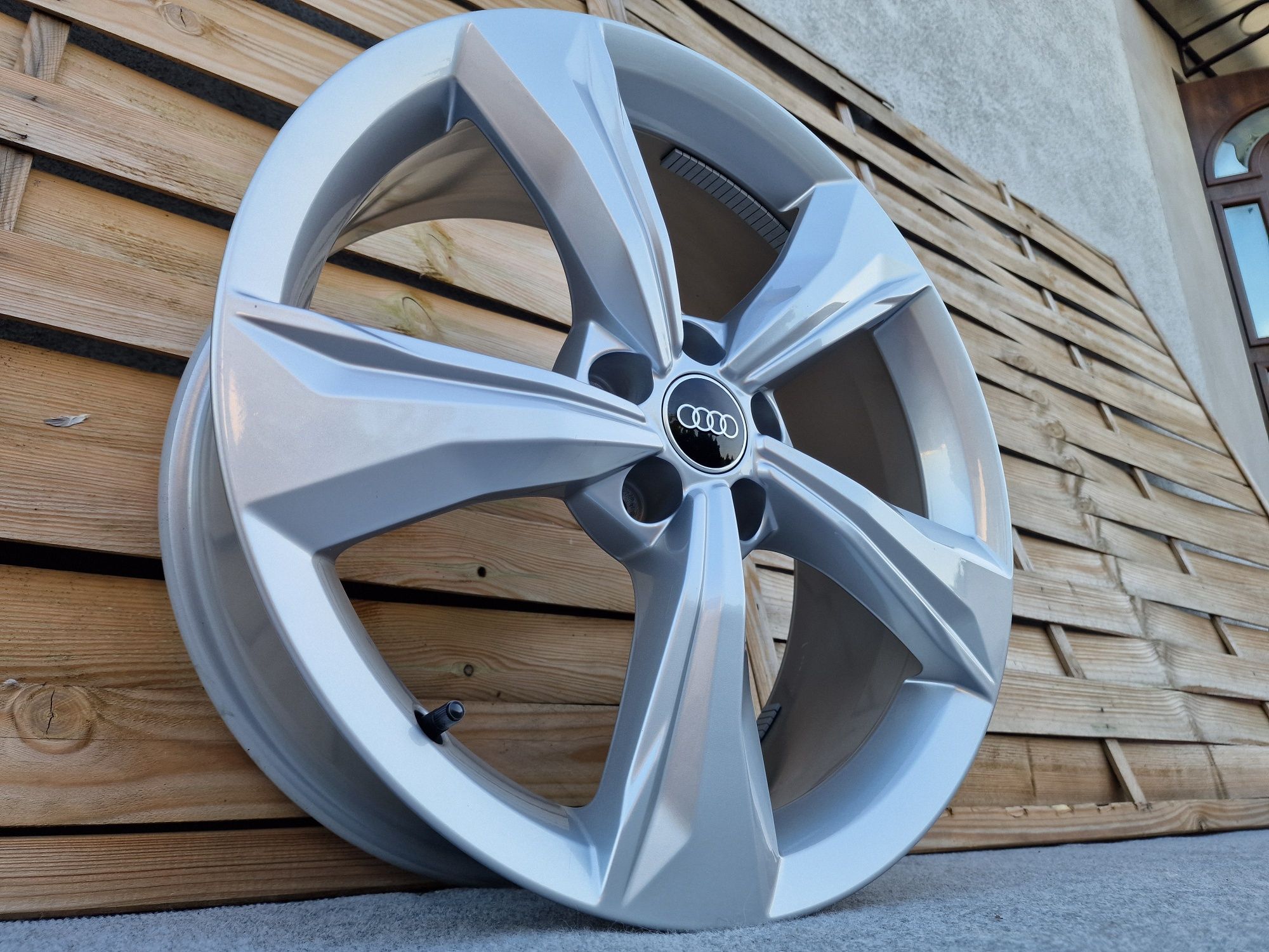Felgi Aluminiowe 19' 5x112 AUDI A3 A4 A6 A5 A6 A7 A8 Q2 Q3 Q4 Q5