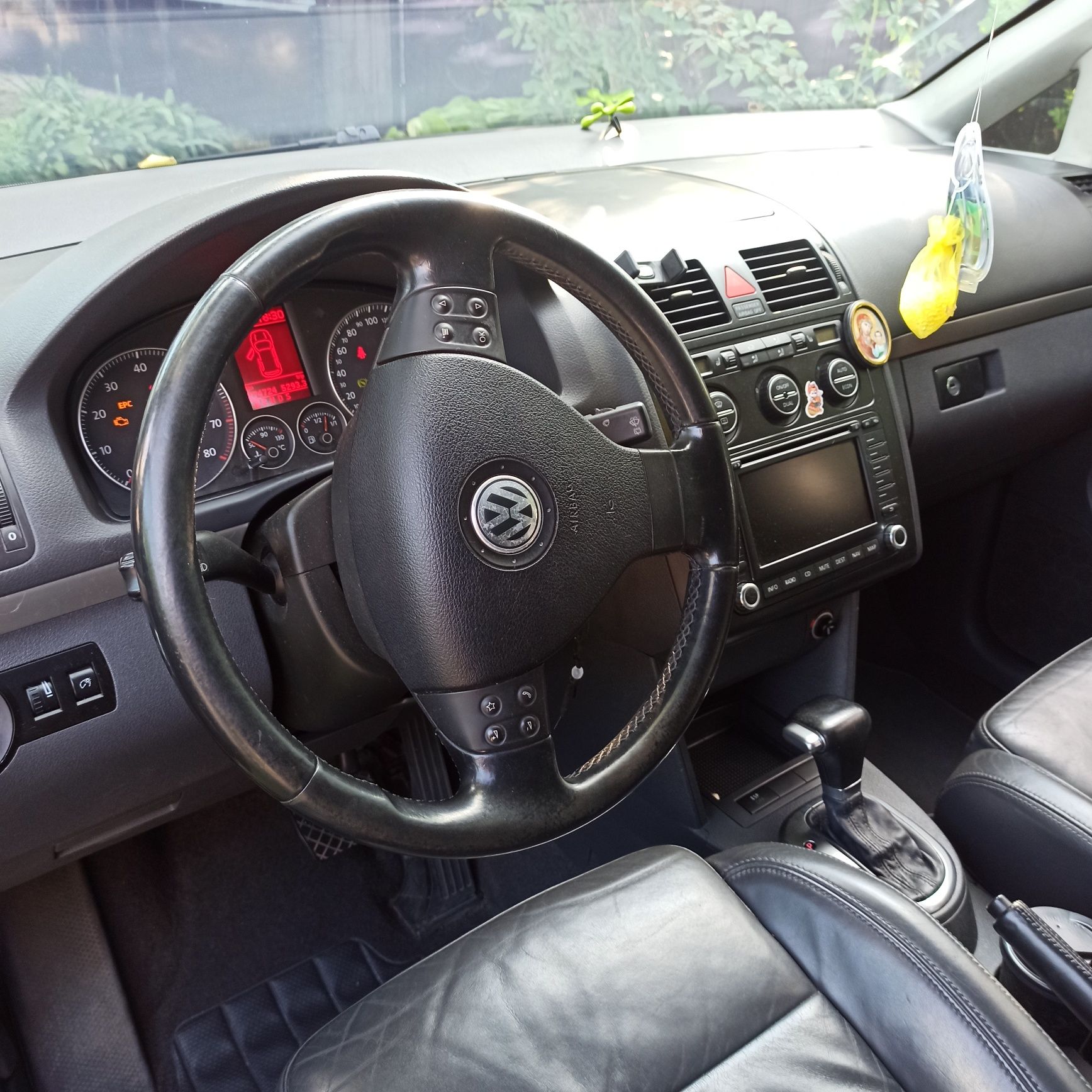 Продам Авто Volkswagen Touran 2 FSI