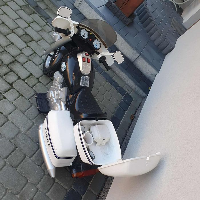 Motor policyjny na akumulator