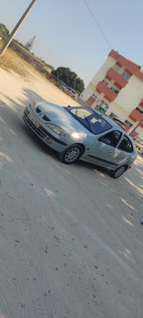 Vendo Renault Megane 1.4 ano 2000