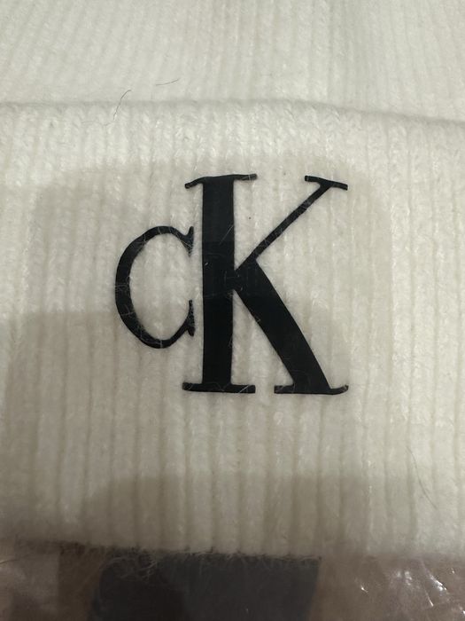 Шапка Calvin Klein. Шапка біла. Шапка шерстяна.
