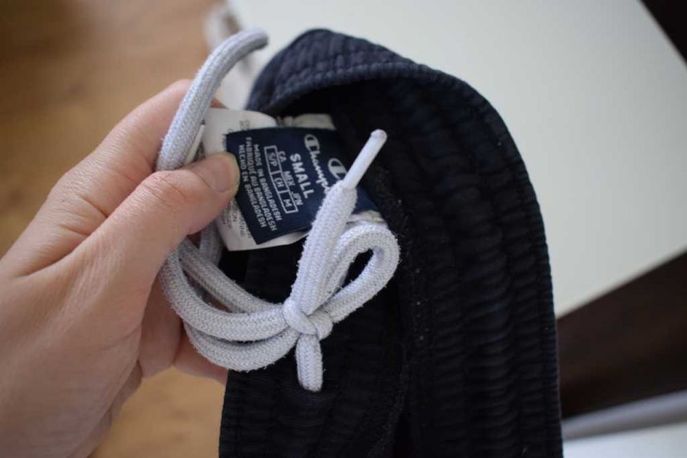 Champion czarne spodnie dresowe męskie s small