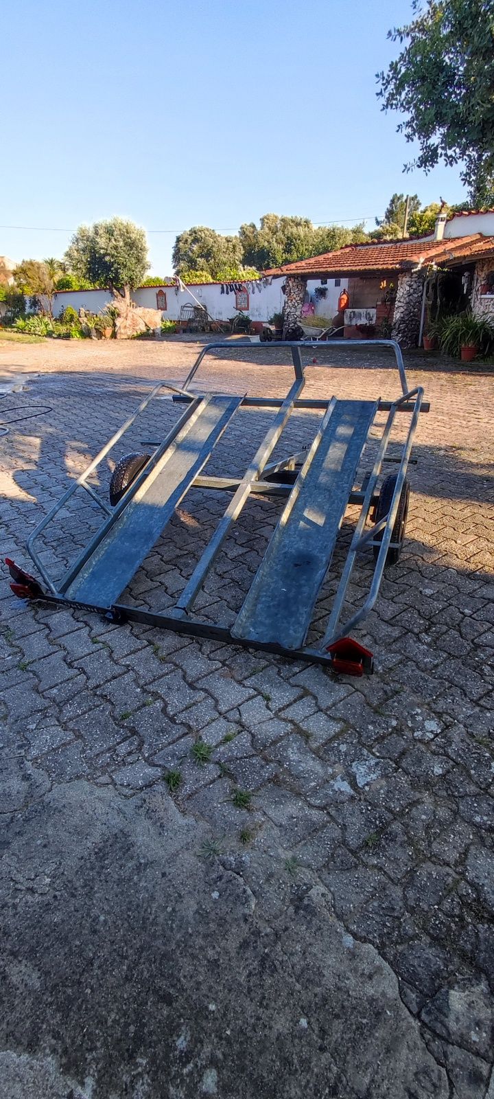 Vendo reboque moto 4 Toniauto