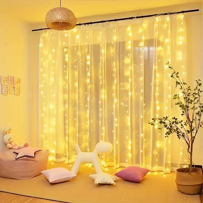 Гірлянда штора на вікно. Теплого кольору 3на3 метри. 300 ламп. Є пульт