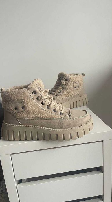 Зимові чоботи жіночі