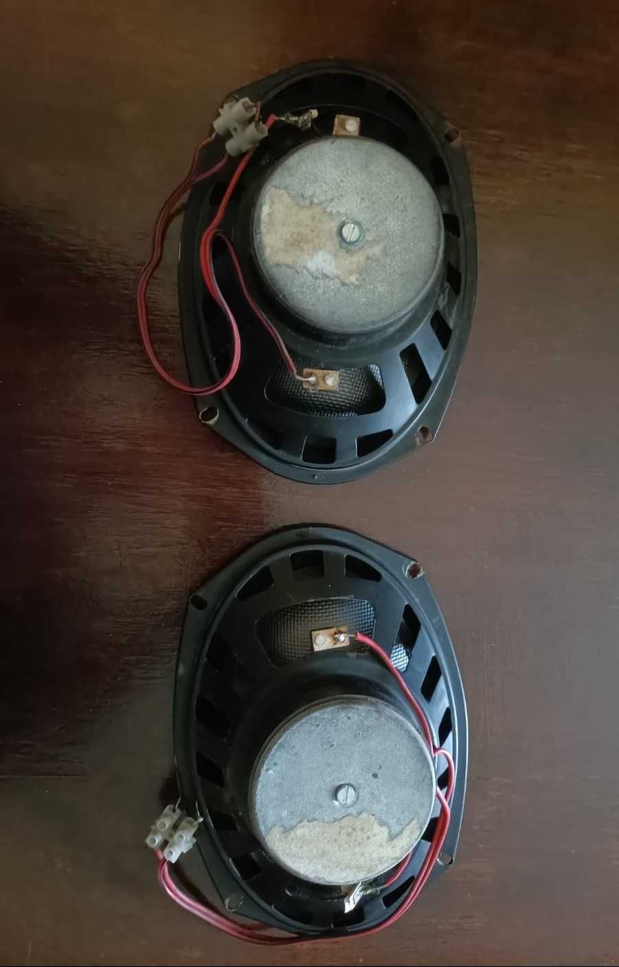 Colunas JBL ovais