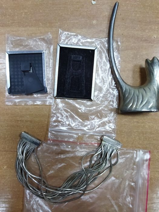 Срібні вироби, рамки, браслет, фігурка собаки