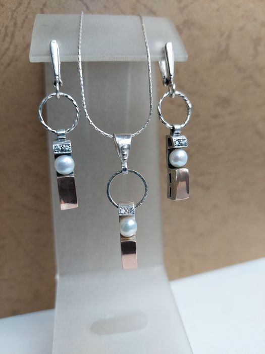 Серебряные серьги с  жемчугом и золотом