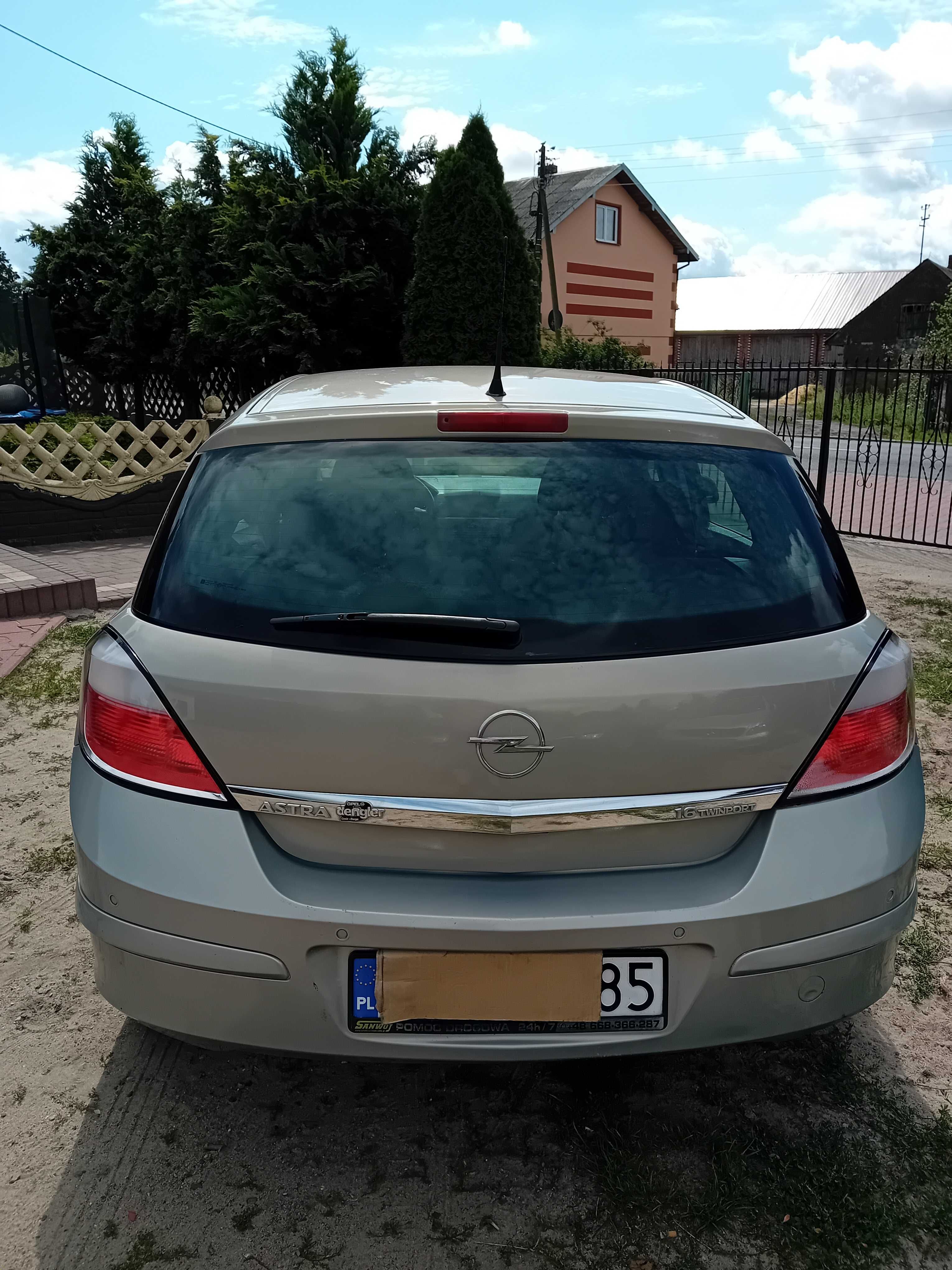 OPEL ASTRA 2005 1.6B+GAZ, Klima- zadbana