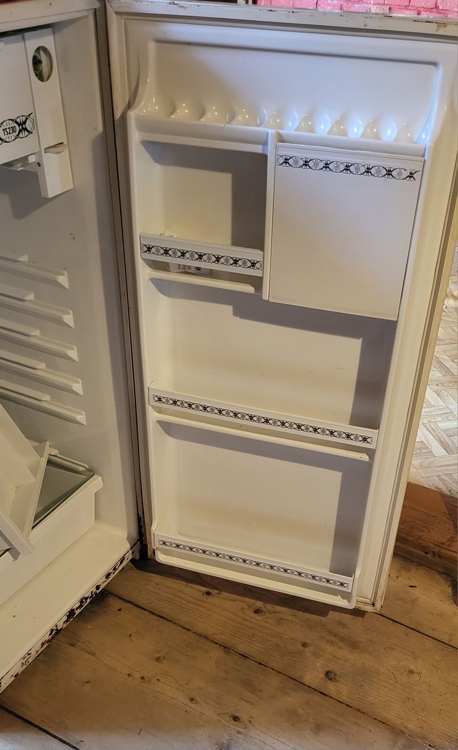 Lodówka POLAR  typ 230