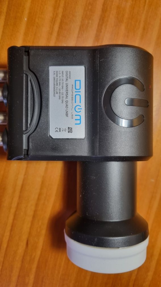 Lnb universal quad