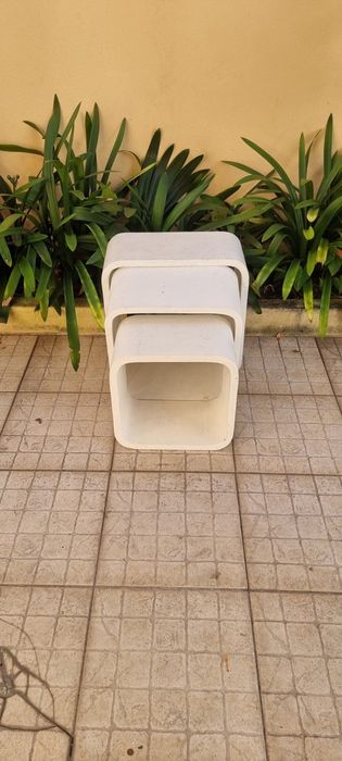 Conjunto 3 mesas de apoio brancas empilháveis
