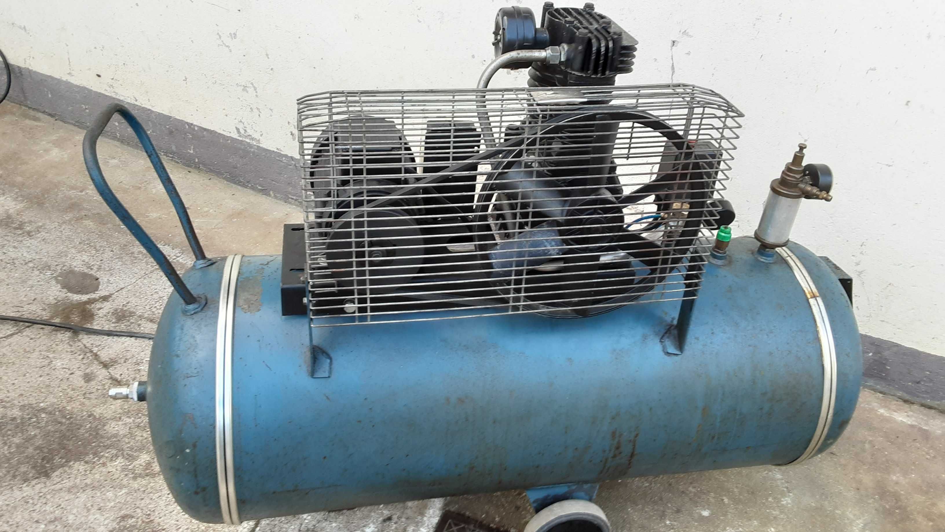 Compressor Rubete 200 litros trifásico
