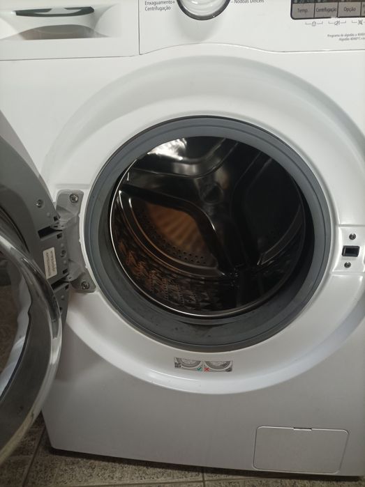 Máquina de lavar roupa LG