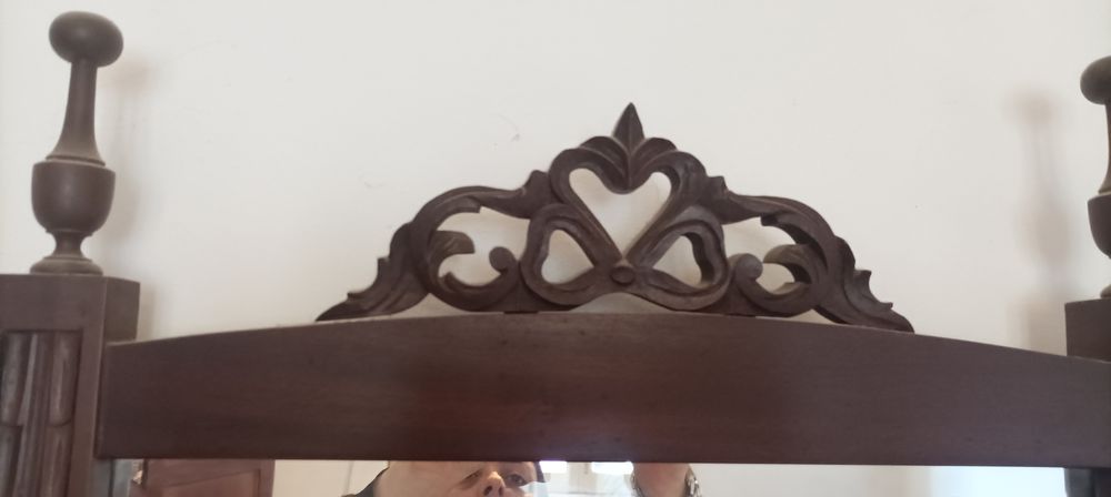 Espelho de madeira trabalhada antigo