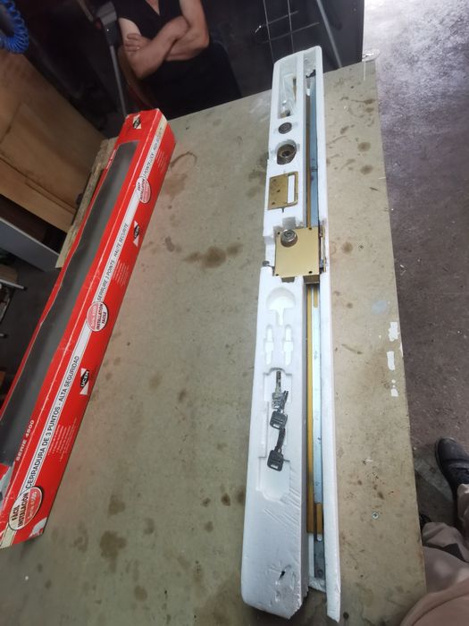 Fechadura da marca UCEM usada