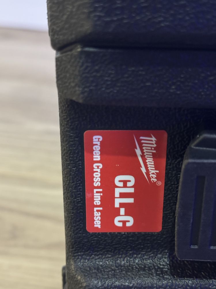 Laser Milwaukee CLL-C walizka