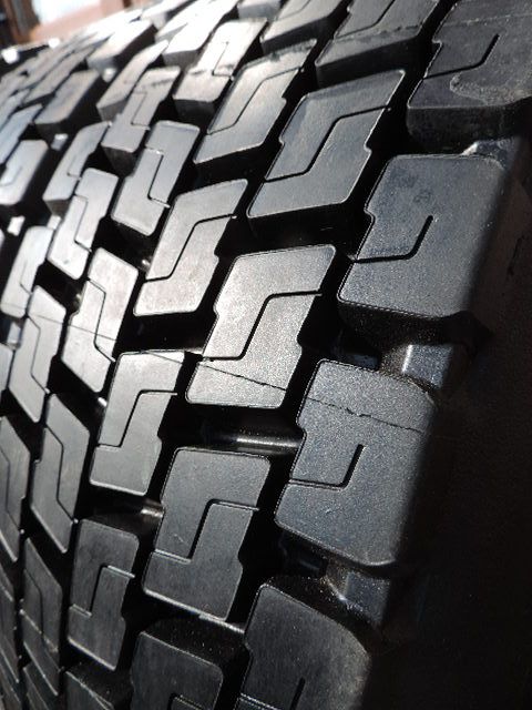 Opony 295 60 R22.5 150/147L napęd bieżnikowane Typ Michelin XDE2+