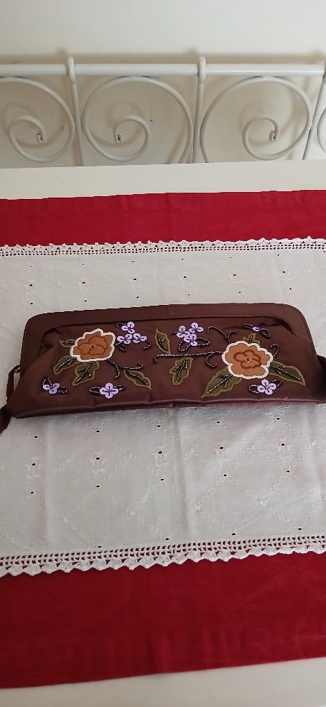 Clutch Avon, nova