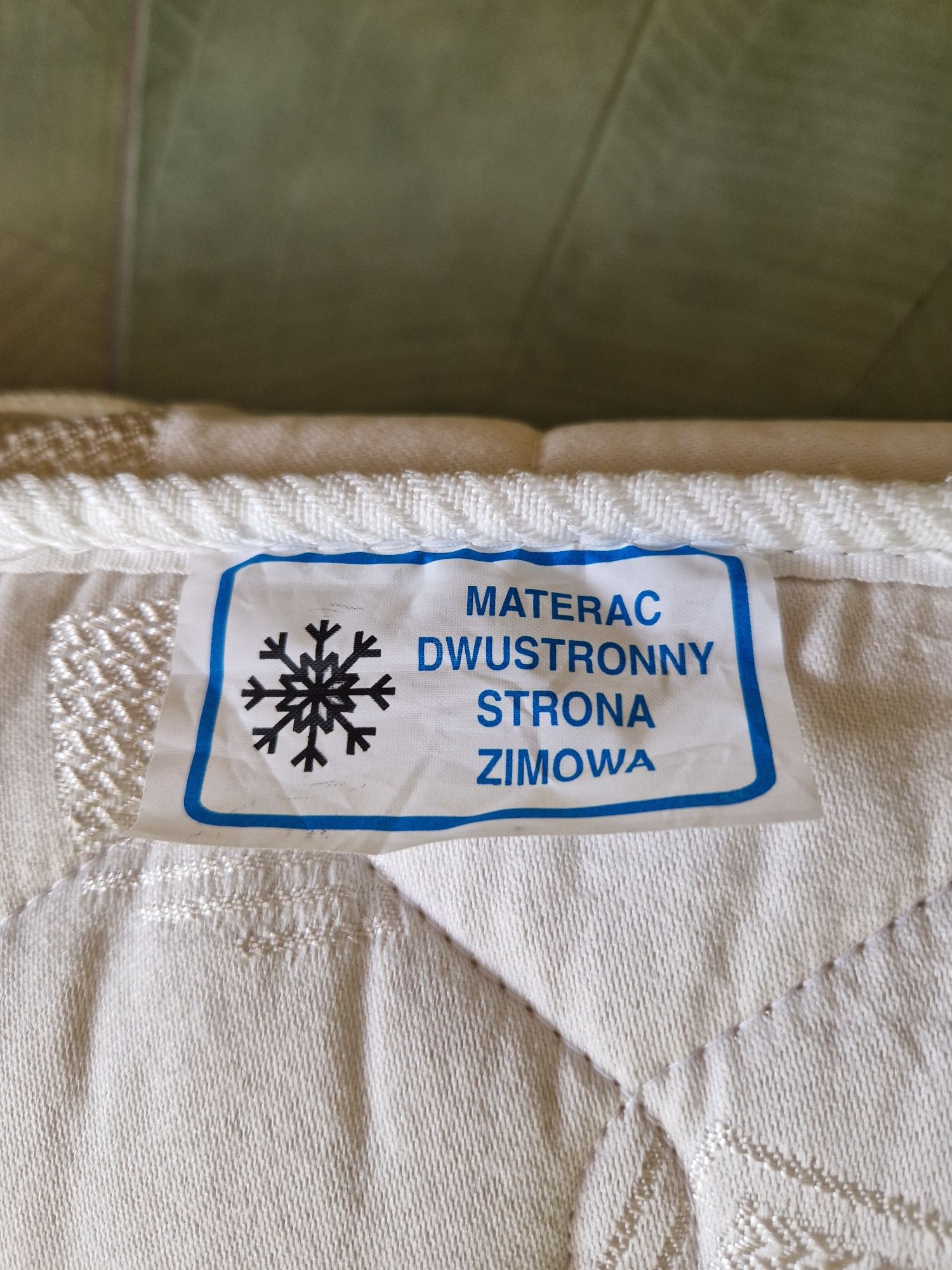 Materac jednoosobowy dwustronny w idealnym stanie