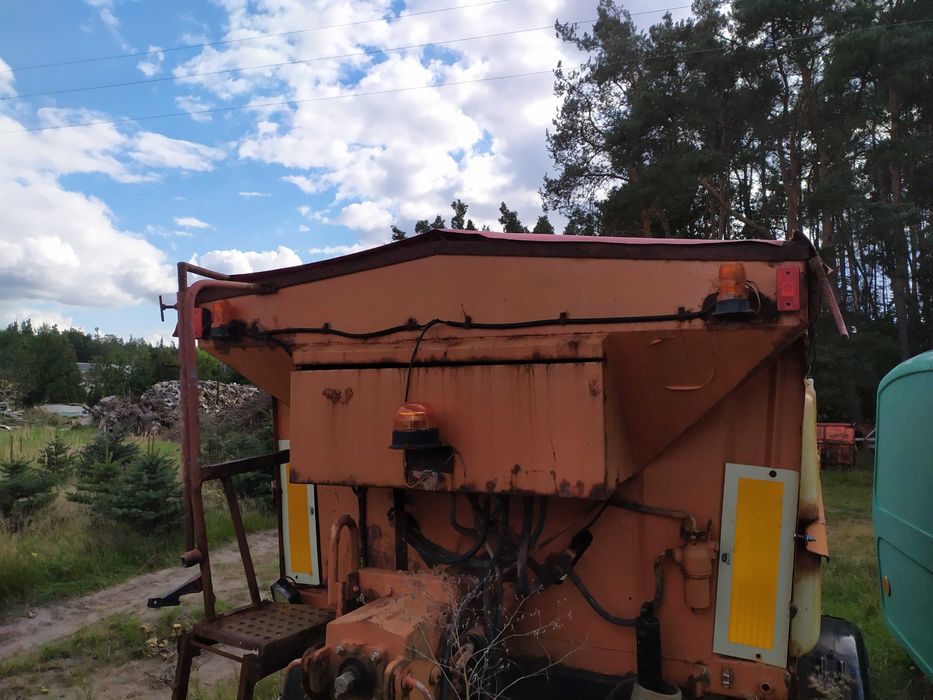 Piaskarka , posypywarka, solarka