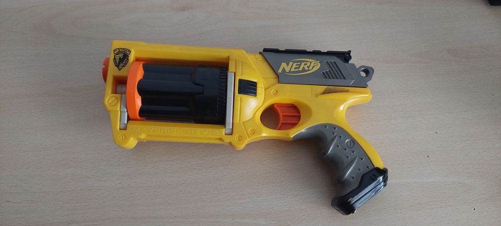 Nerf Maverick Rev-6