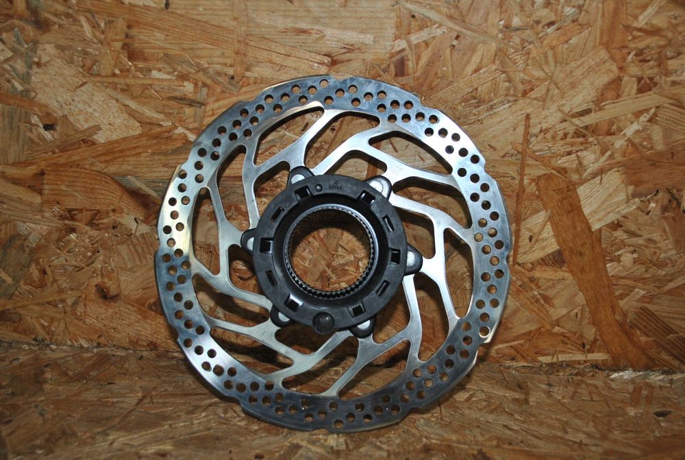 Idealna Tarcza SHIMANO 180mm RT-EM300 E-BIKE CENTERLOCK magnes