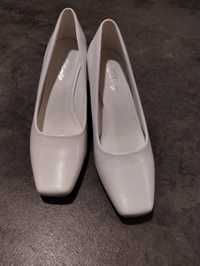 Białe, ślubne buty na obcasie r. 38