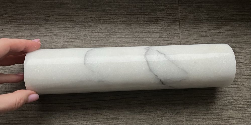 Шматок з натурального каменю.