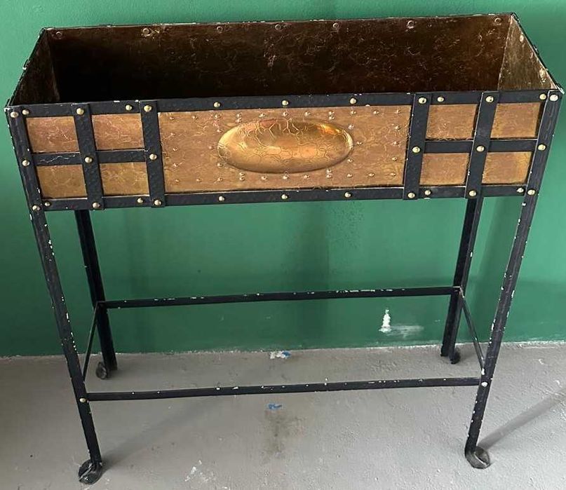 Floreira antiga em ferro e cobre, vaso floral