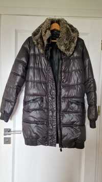 Zimowa kurtka płaszczyk reserved 38 Kolor czarny z połyskiem