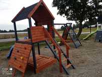 Place zabaw, domki dla dzieci