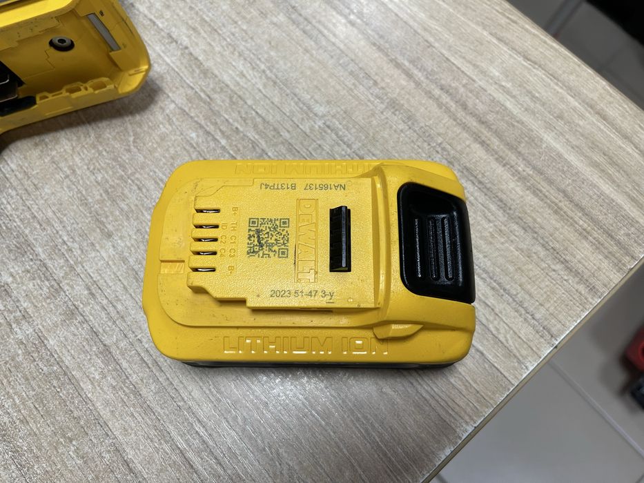 Dewalt DCH273 / безщітковий перфоратор Девольт