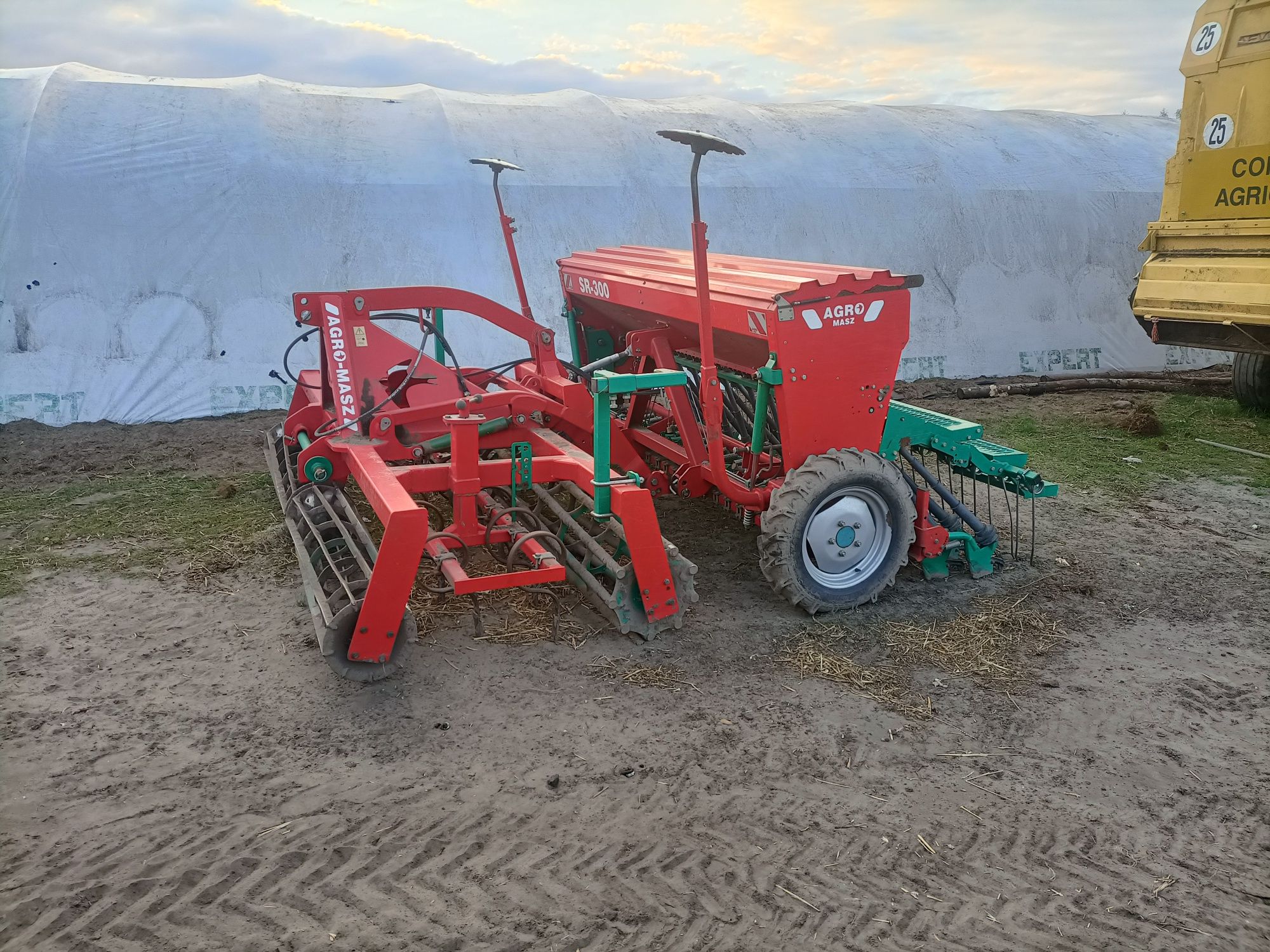 Agregat uprawowo siewny Agromasz plus siewnik