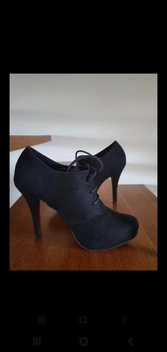 Buty botki zamszowe czarne na szpilce