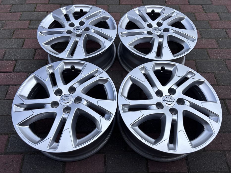 Nowe felgi Opel Vivaro C Toyota Proace 5x108 7Jx17 ET46 Partner Expert