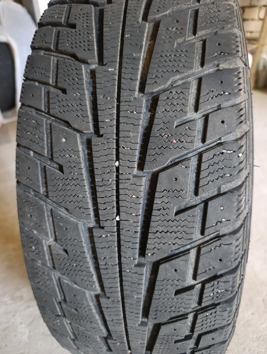 235-60 R18  Зима