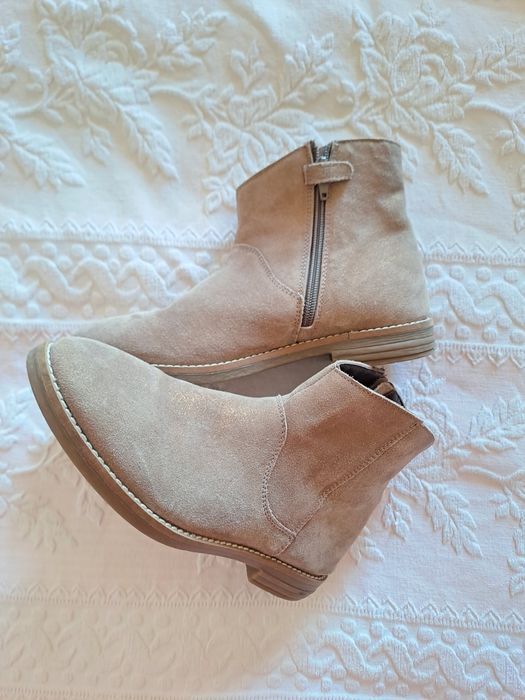 Botas douradas tamanho 36