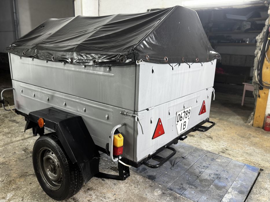 Причіп легковий 2000 року.